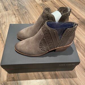 Vince Camuto Prasata Booties in Foxy Verona Size 7.5